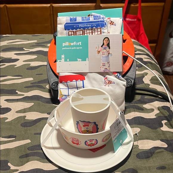 Pillowfort Other - Pillowfort Kids Dining Set with Apron - Red, Blue, White